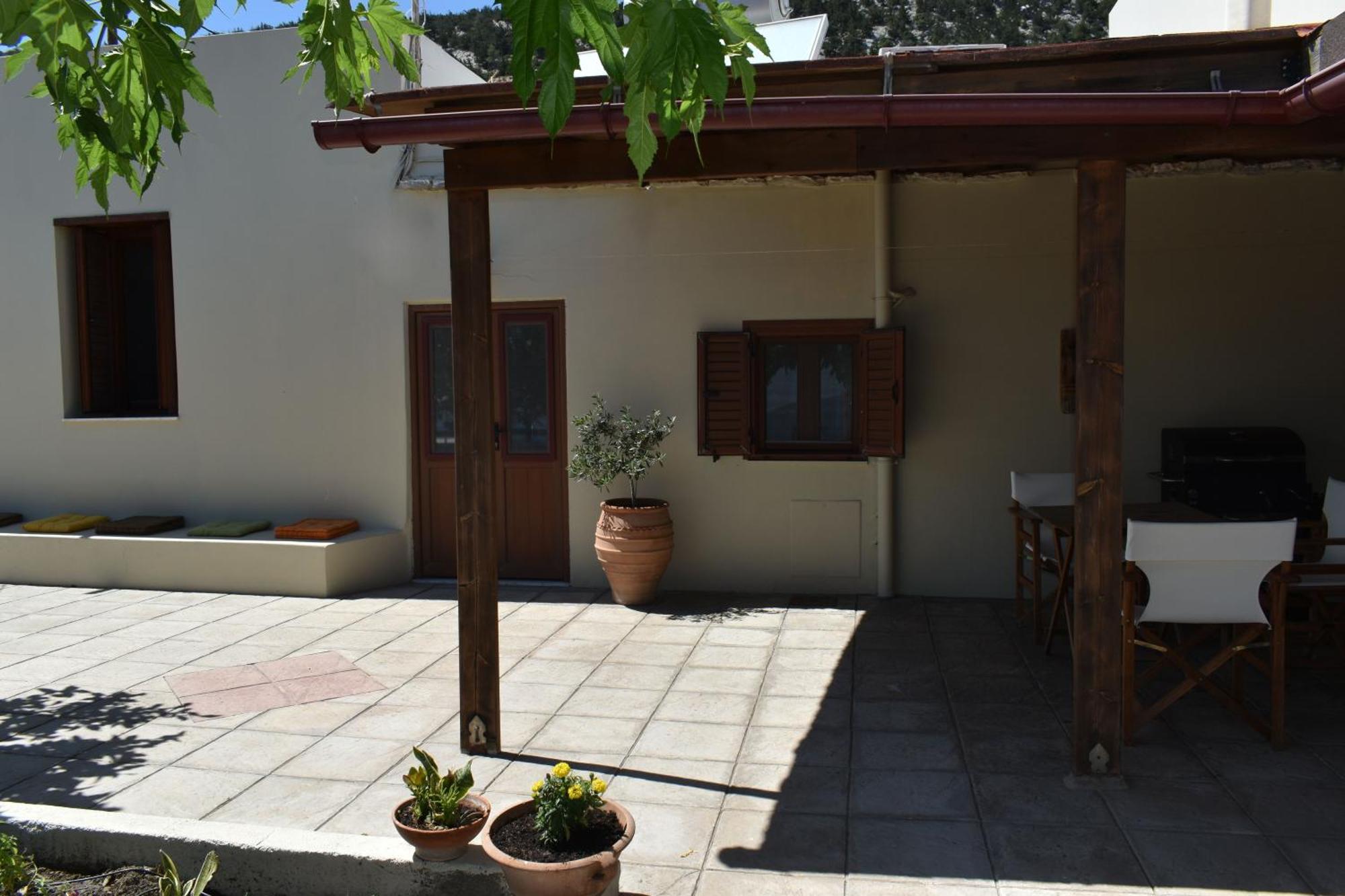 Villa Lithos House *