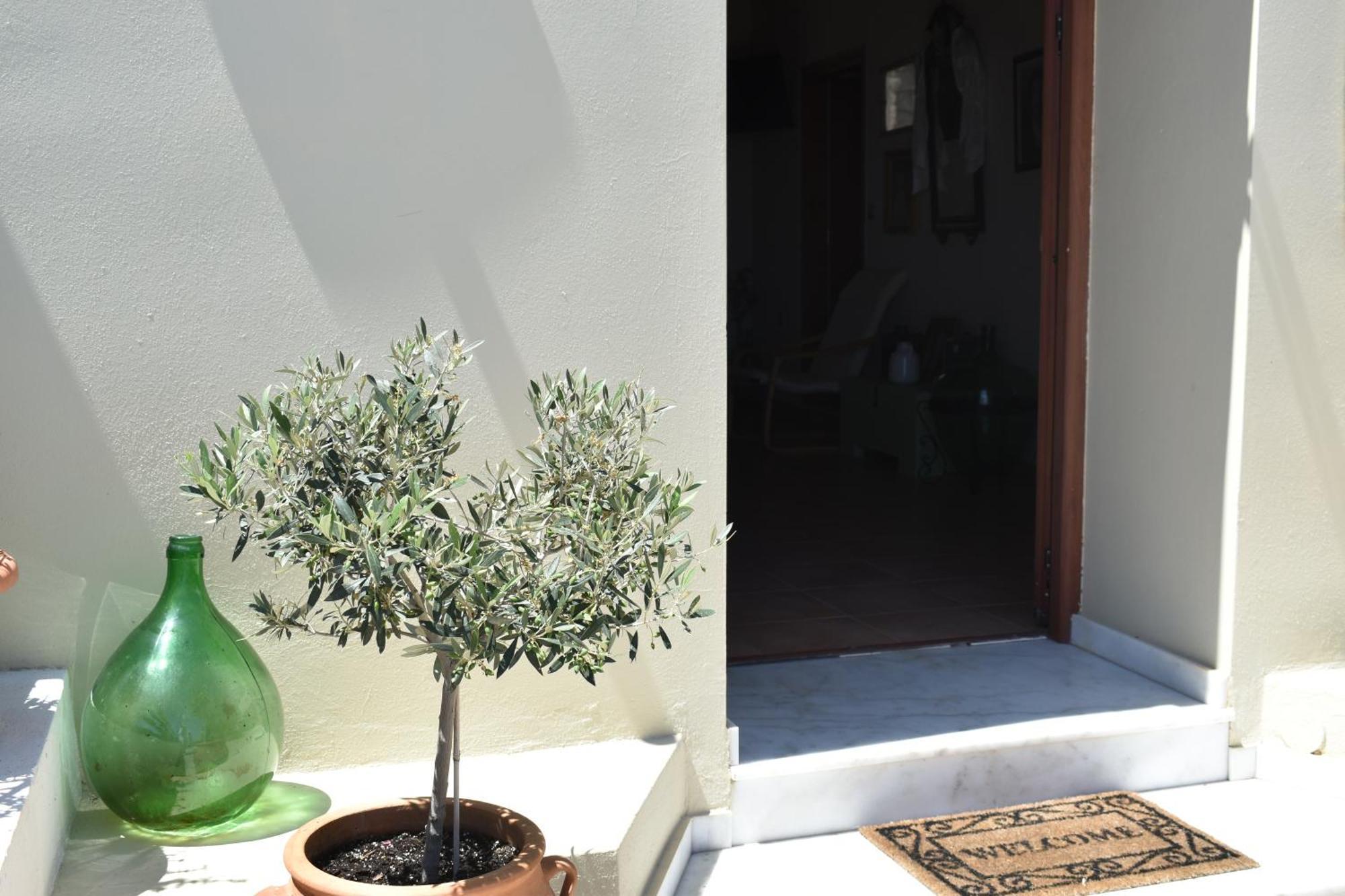 Villa Lithos House *