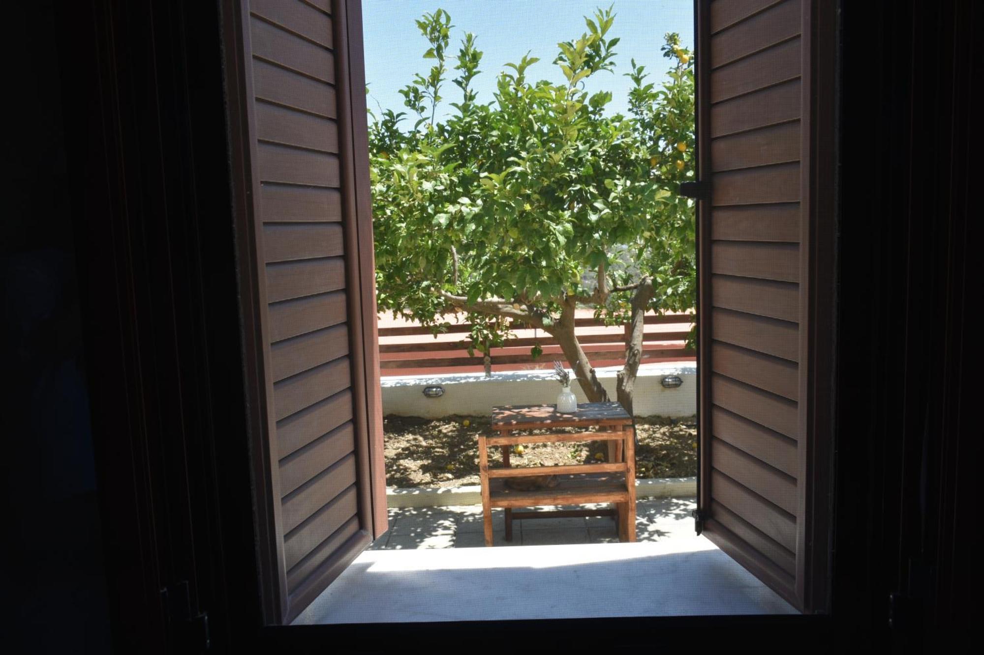 Lithos House Villa *